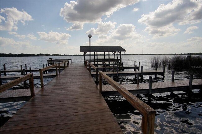Dock with boat slips - 4328 Edgewater Dr