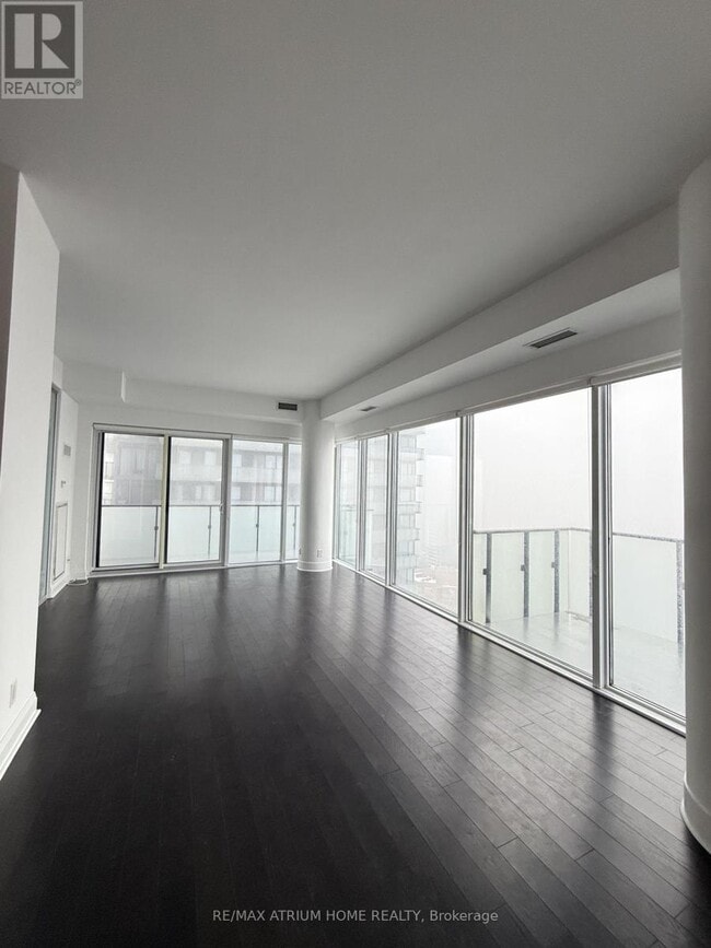 Building Photo - 65 St Mary St