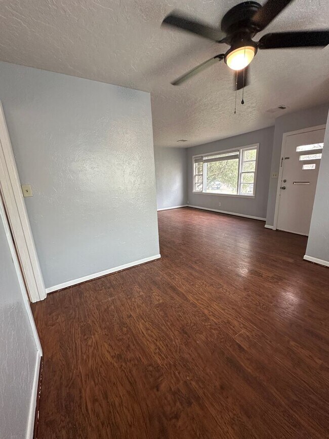 Foto del edificio - 4319 Gables St