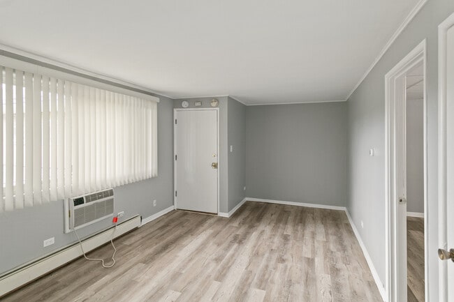 Building Photo - 3007 W 87th St