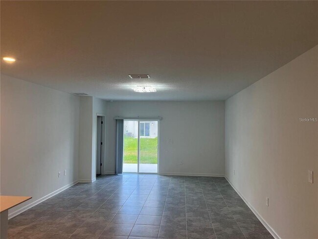 Building Photo - 1708 White Water Ct