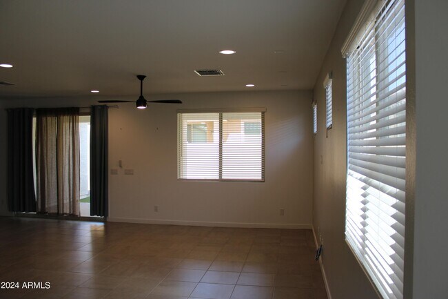 Building Photo - 24886 N 172nd Ave