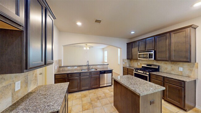 Foto del edificio - 6351 Wilshire Ridge