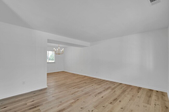 Foto del edificio - Fully updated single family home for rent in South Charlotte located just off Carmel Road
