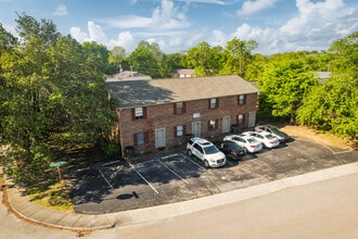 Building Photo - 1810 Summerhaven Ave