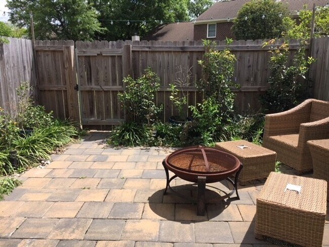 Foto del edificio - 3 Bedroom | 2.5 Bath - Townhome in Mount P...