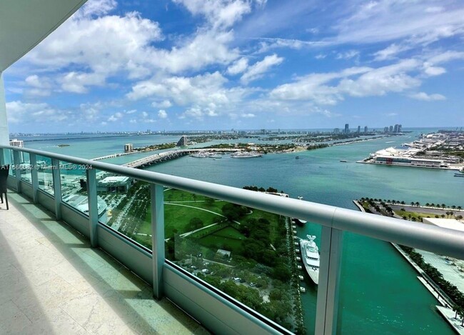 Foto del edificio - 900 Biscayne Blvd