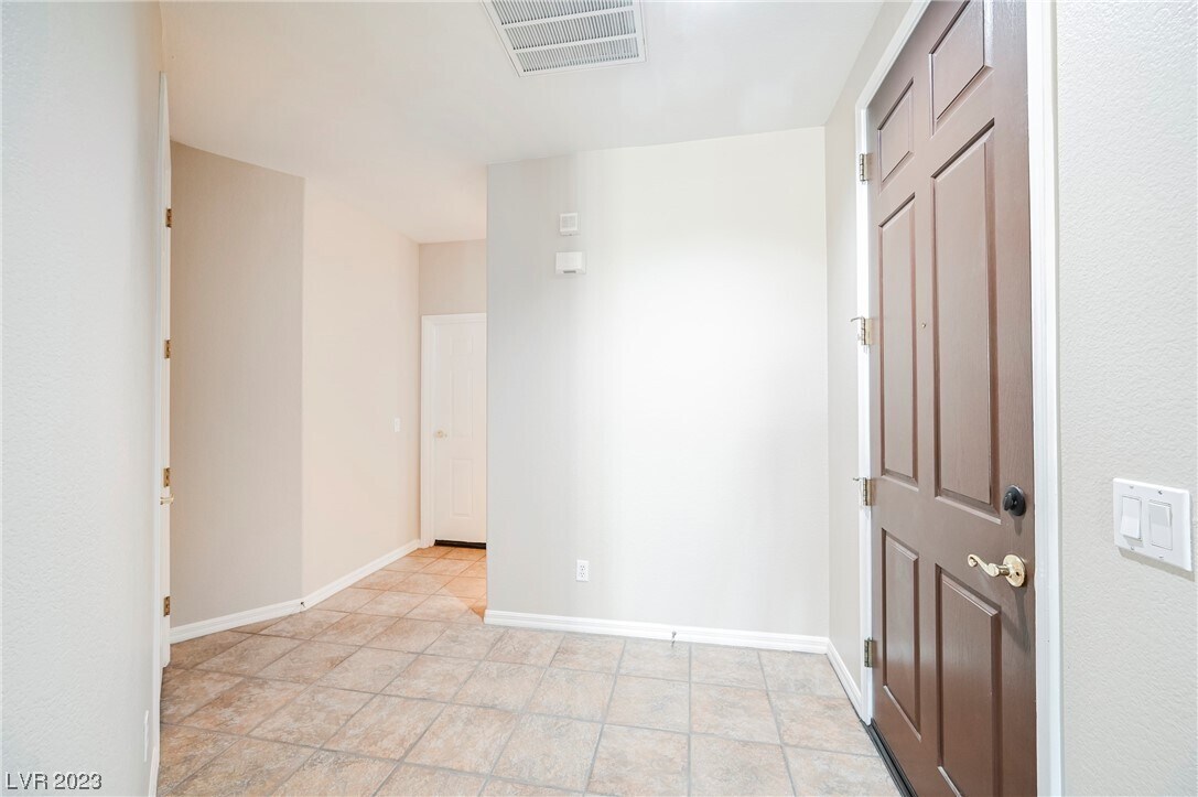 Building Photo - 9108 Vista Greens Way