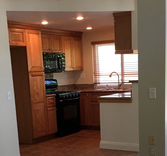 Foto del edificio - 806 Skysail Ave