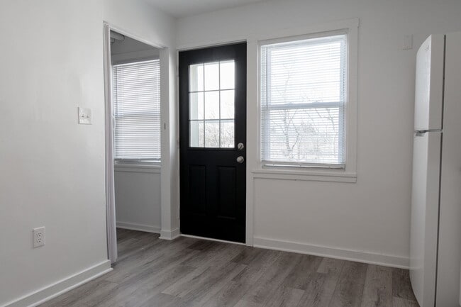 Building Photo - 63 Midland Heights Cir