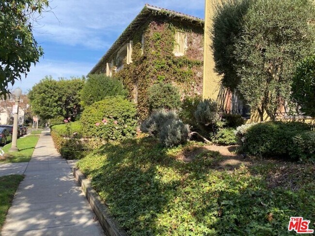 Foto del edificio - 444 N Sycamore Ave