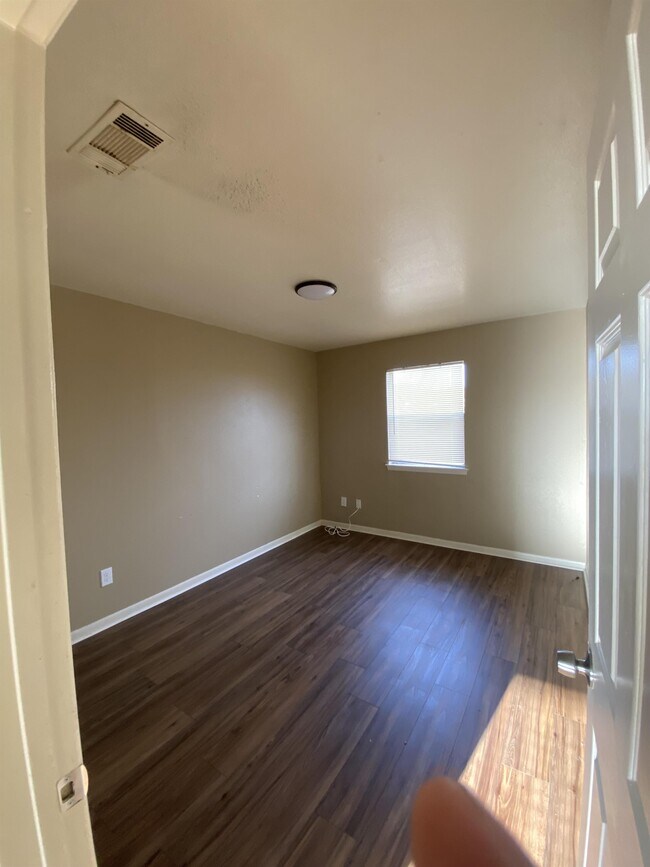 Building Photo - 307 Northern Dove Ln