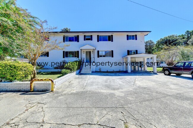 Building Photo - 615 3rd Ave