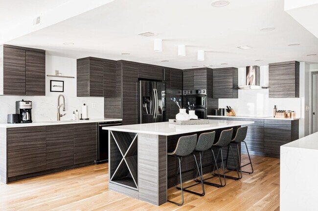 Photo - Gorgeous 2 Bedroom 2 Bathroom Condo in Low...