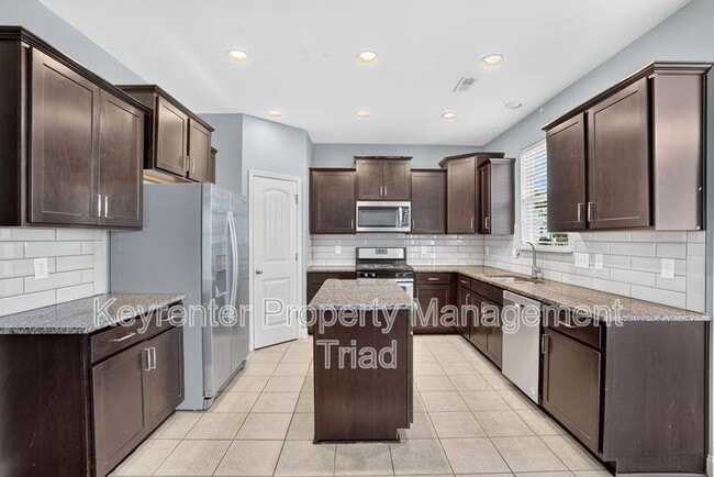 Building Photo - 504 Eagles Wy