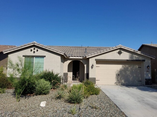 Building Photo - Litchfield Park Beauty