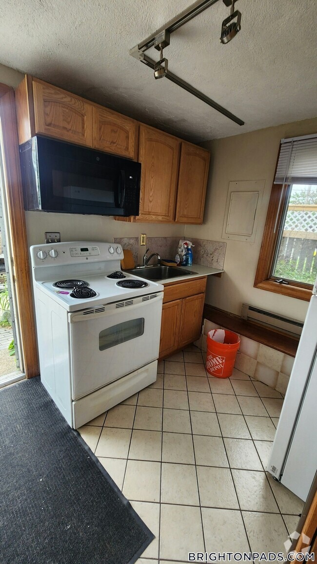 Building Photo - 54A Falkland St