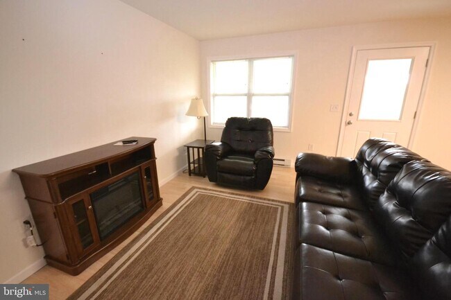Foto del edificio - 11007 Pleasant Walk Rd