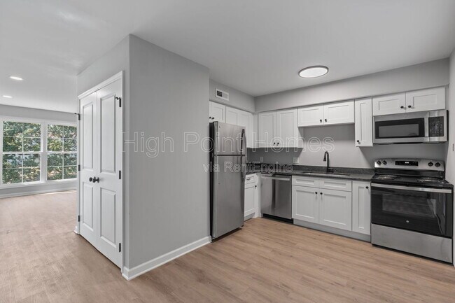 Foto del edificio - 400 Gallery Ln