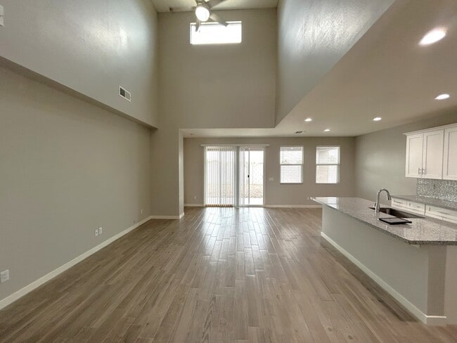 Building Photo - 2314 W Pollack St