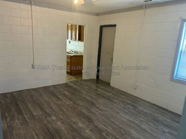 Foto del edificio - 923 Cleveland St