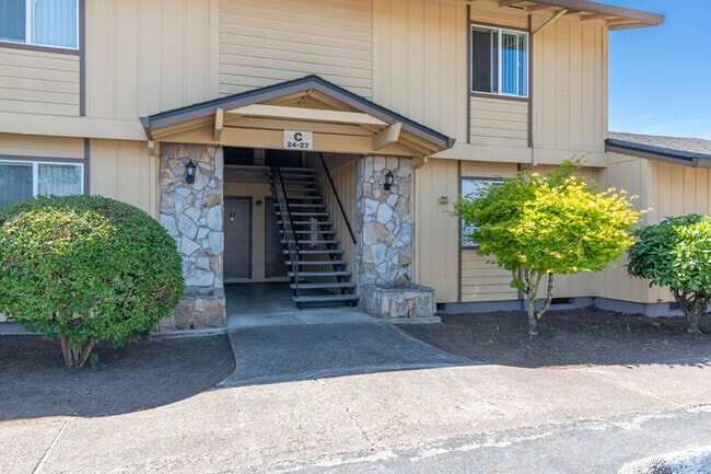 Entrada - Maple Terrace Apartments