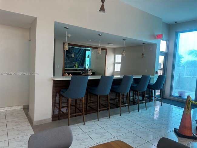 Building Photo - 9225 Collins Ave