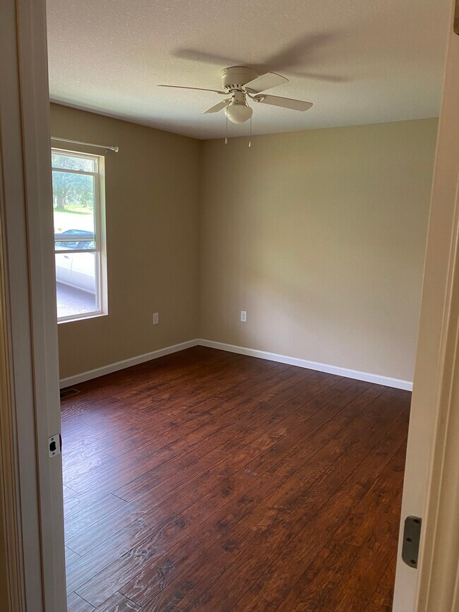 Foto del edificio - 1120 Fourth St