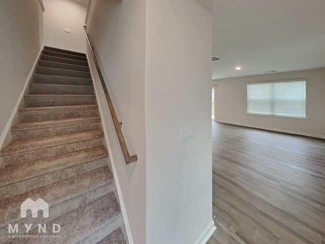 Building Photo - 5167 Hyrule Dr