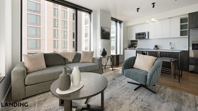 Building Photo - 632 Howard Rd SE