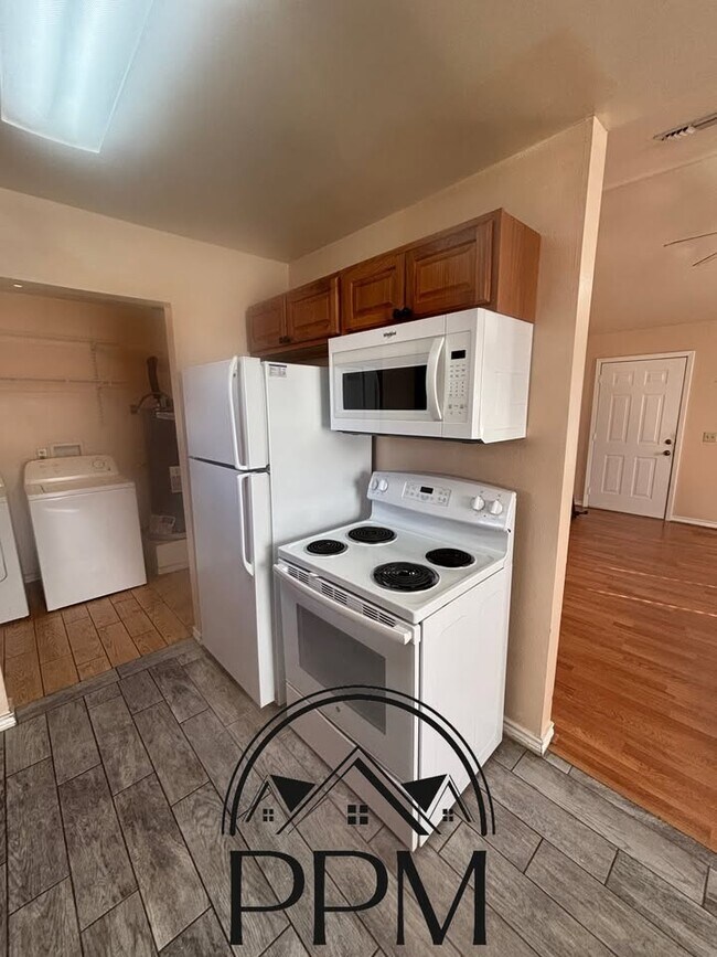 Foto del edificio - 901 Everitt St