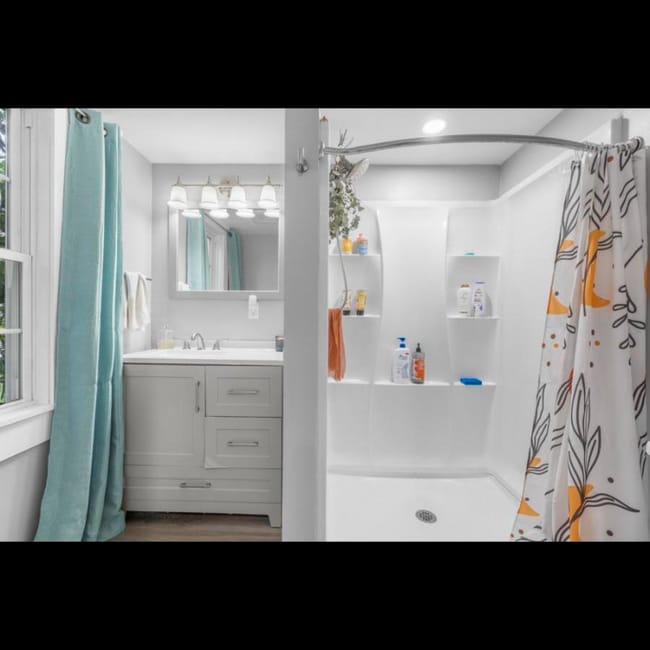 Building Photo - 15 Hackmatack St