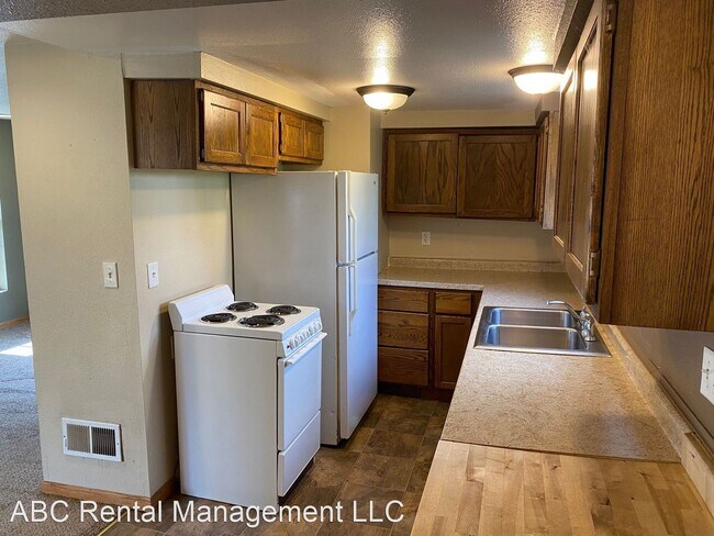 Building Photo - 2 br, 1.5 bath House - 722 Augusta Avenue