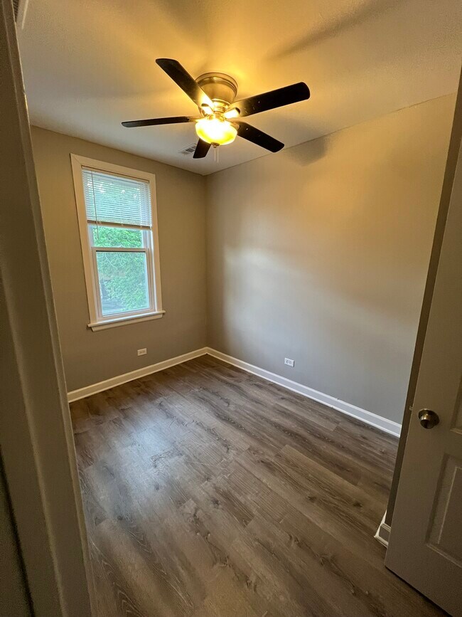 Foto del edificio - 7311 S Dorchester Ave