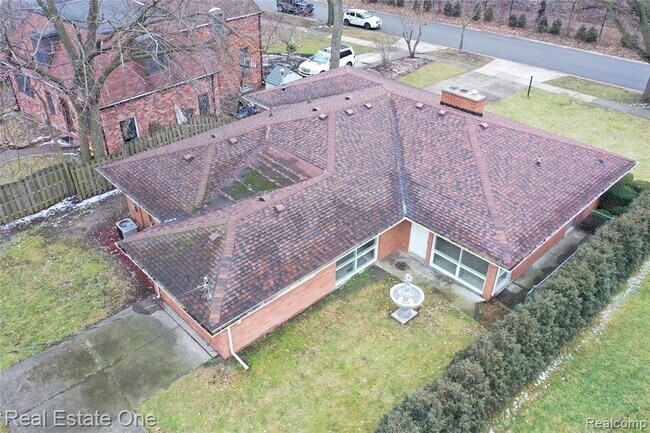 Foto del edificio - 8104 Huntington Rd