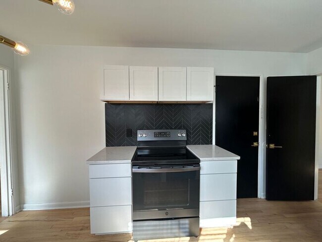 Building Photo - 913 Redfern Trail