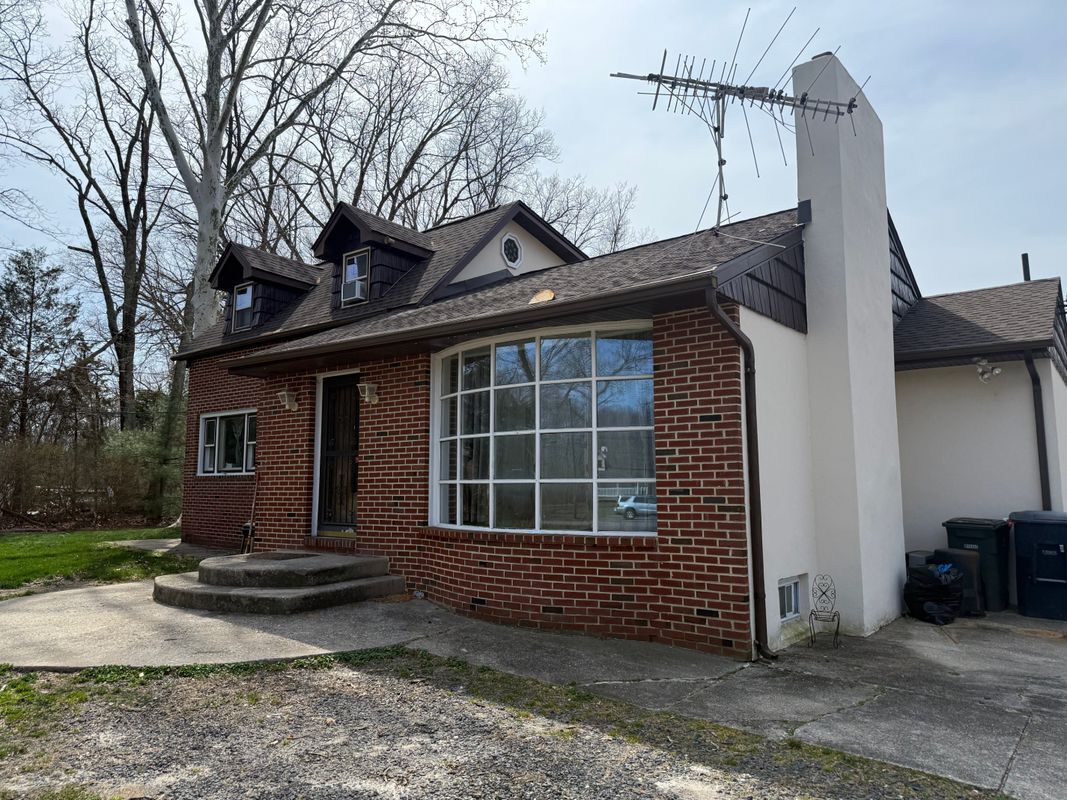 Building Photo - 1165 N Tuckahoe Rd