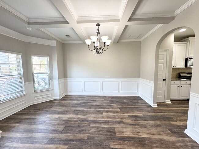 Foto del edificio - Move-In Ready 5-Bedroom Retreat in Whisper...