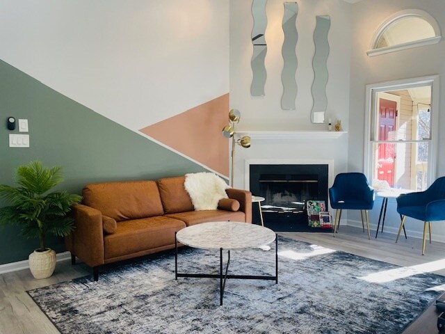 Living room - 115 Abingdon Ct