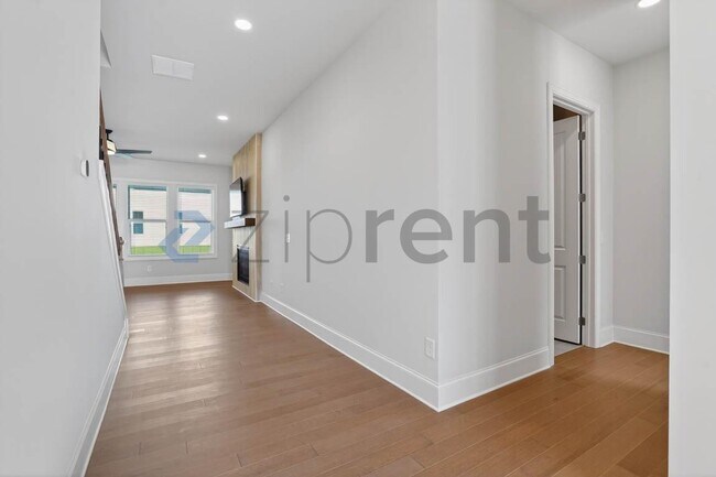 Foto del edificio - 6510 Wallace Farms Dr