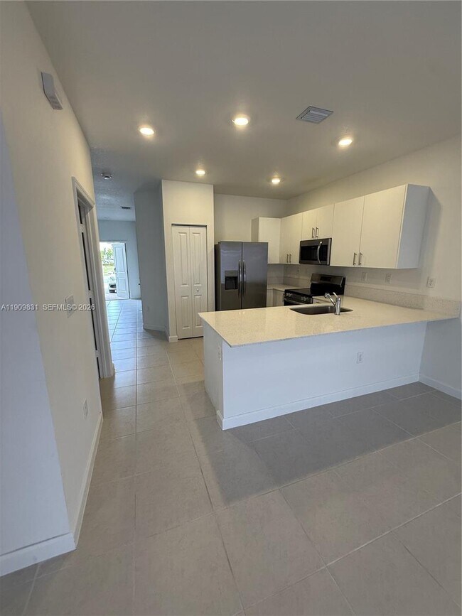 Foto del edificio - 2490 SE 29th St