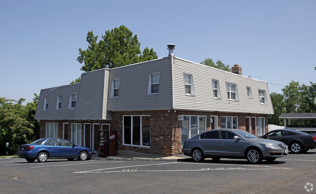 Primary Photo - Gravois Point Apartments