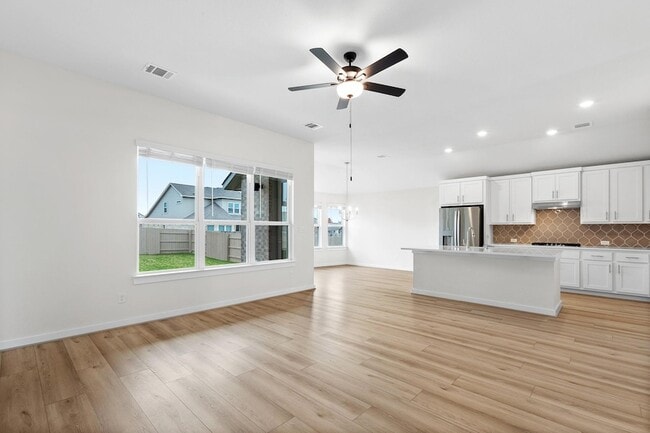 Building Photo - 116 Salado Crk Trl