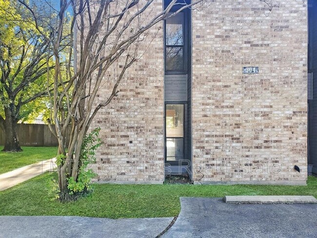 Photo - 304 Manuel Dr Apartment