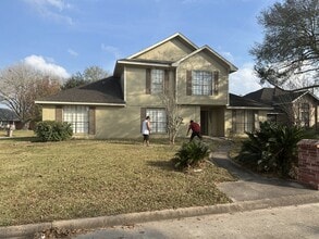 Building Photo - 1172 Westmeadow Dr