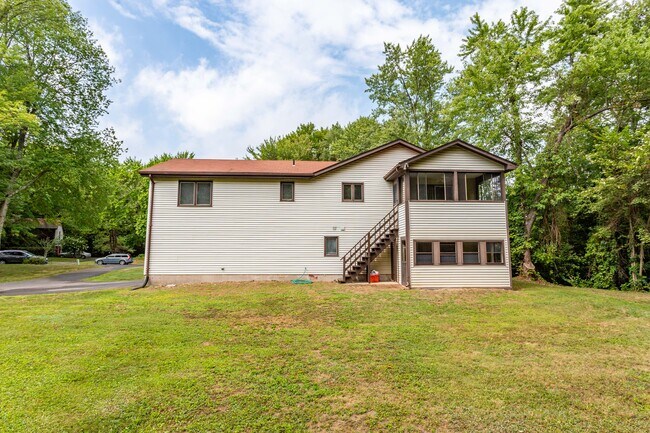 Building Photo - 80 Lancaster Dr