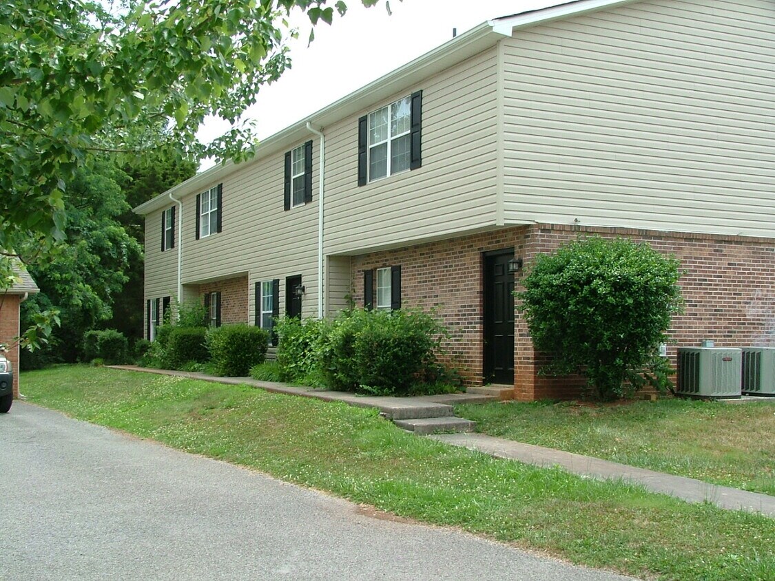Primary Photo - 9136 Cedarpark Ln