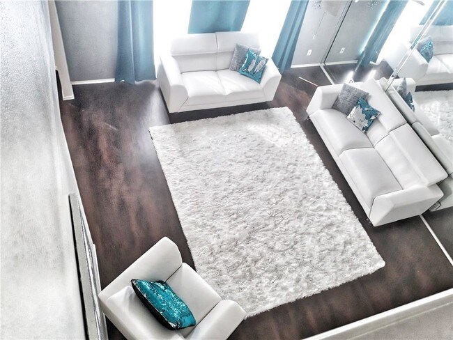 Foto del edificio - 7500 Hawkwood Trail
