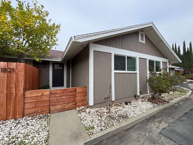 Photo - "Charming Concord Retreat: 3-Bedroom Gem with Granite Accents & Cozy Fireplace" Apartment