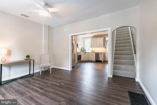 Building Photo - 340 College Ave